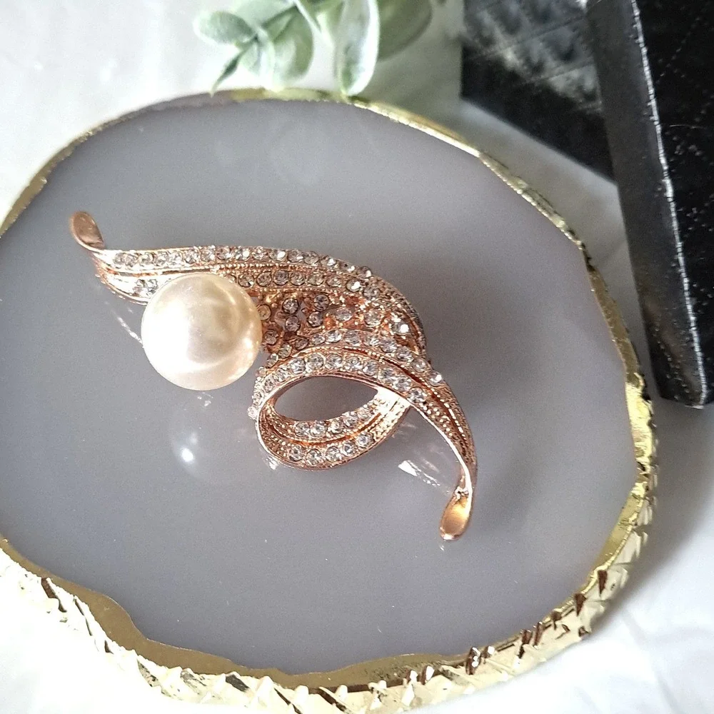 New‎ Boutique Rose Gold Pearl Crystal Ribbon Brooch Pin 3